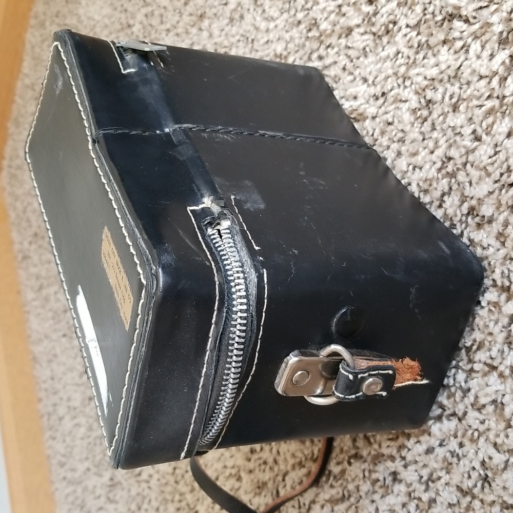 Vintage Polaroid 240 Land Camera - Picture 10 of 12